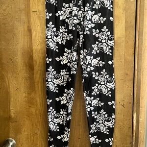 Black and White Floral Leggings